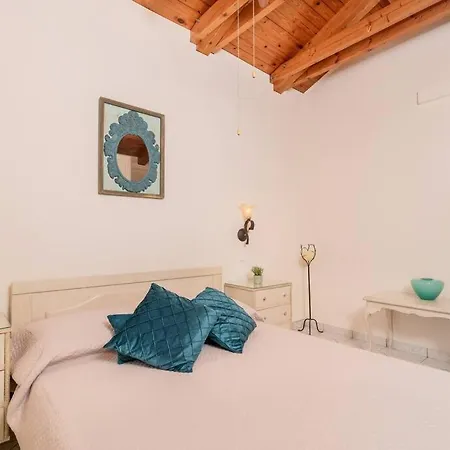 Apartment Etienne In Location
